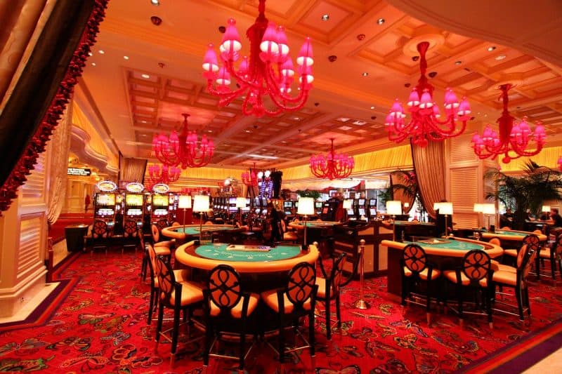 Poker Masasında Psikolojik Savaş: Zihninizi Yönetin
